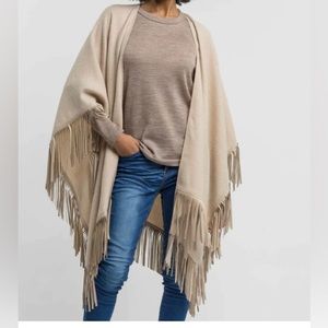 Alicia Adams ”Sante Fe Cape”